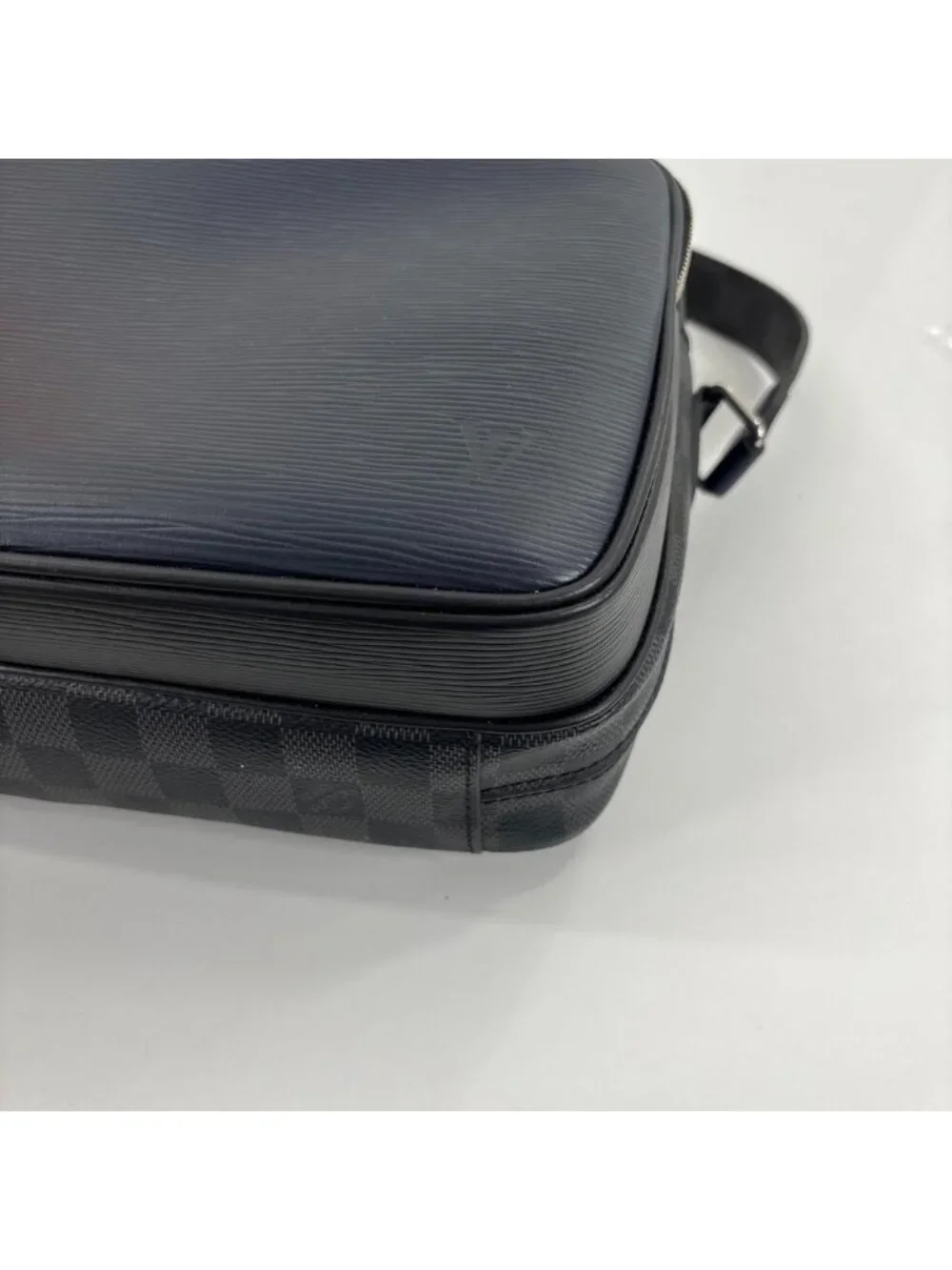 Louis Vuitton Epi Damier Graphite Messenger Bag Black